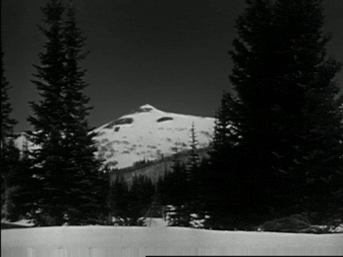 A Christmas Rhapsody (1948).mp4.5.gif