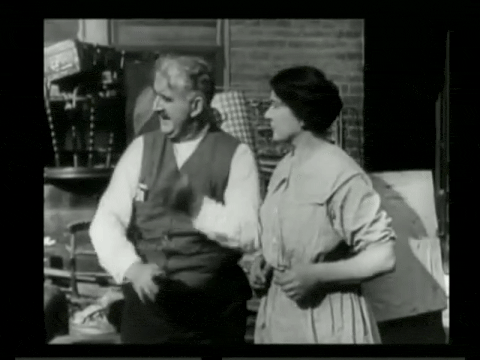 Cops (1922).mp4.1.gif