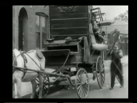 Cops (1922).mp4.3.gif