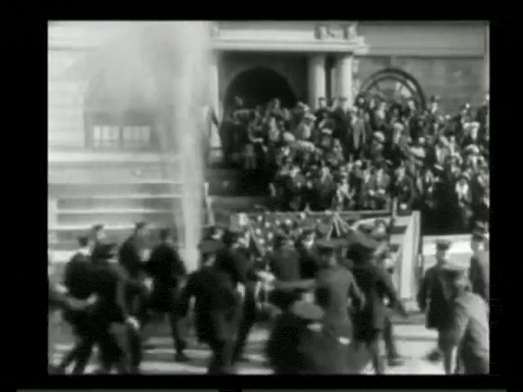 Cops (1922).mp4.7.gif