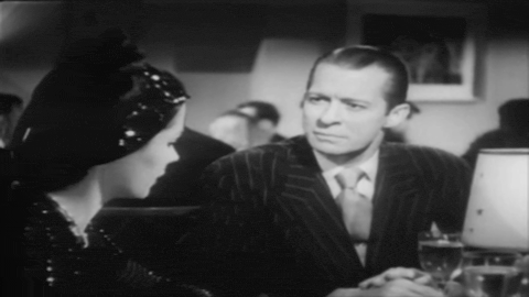 Dick Tracy (1945).mp4.4.gif