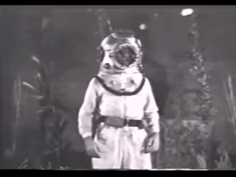 Diver Dan (1960) - S01E01 - Hard Water.mp4.2.gif