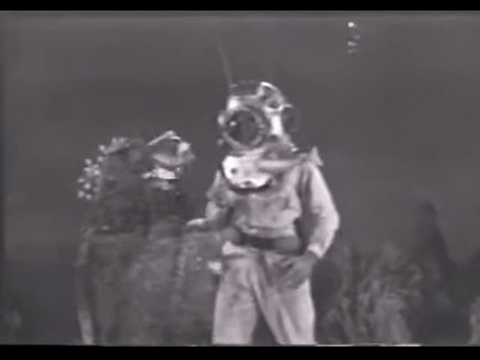 Diver Dan (1960) - S01E05 - Treasure Ship.mp4.4.gif