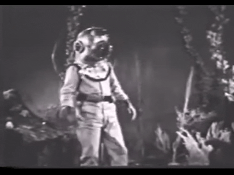 Diver Dan (1960) - S01E15 - An Unusual Fish.mp4.1.gif