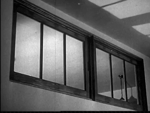 Duck and Cover (1951).mp4.6.gif