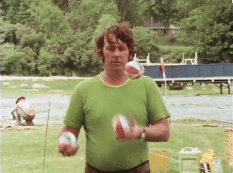 High Grass Circus (1977).mp4.3.gif