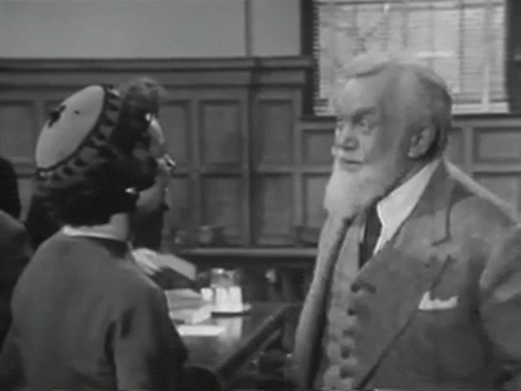 Miracle On 34th Street (1955).mp4.9.gif