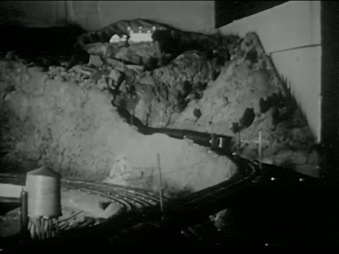 Model Railroad (1950).mp4.10.gif