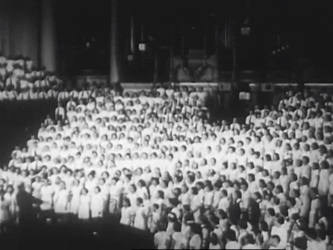 Pathe News Christmas with Their Cameramen and Crews 'Round the World (1950).mp4.1.gif