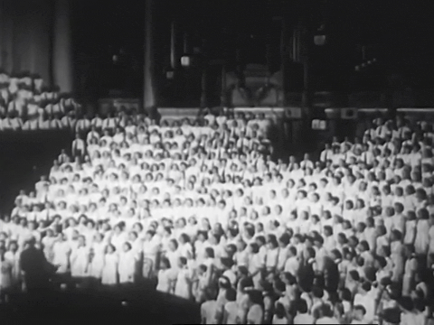 Pathe News Christmas with Their Cameramen and Crews 'Round the World (1950).mp4.2.gif