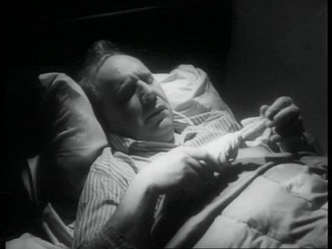 Post Early For Christmas (1943).mp4.3.gif