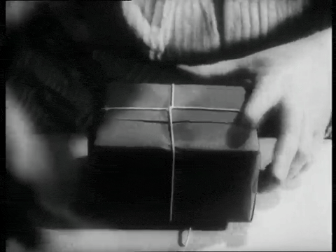 Post Early For Christmas (1943).mp4.6.gif