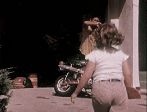 Safety Woman - In Danger Out of Doors (1974).mp4.7.gif
