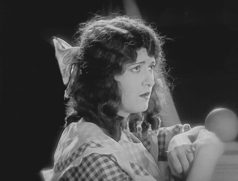 Sherlock Jr (1924).mp4.3.gif