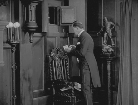 Sherlock Jr (1924).mp4.5.gif