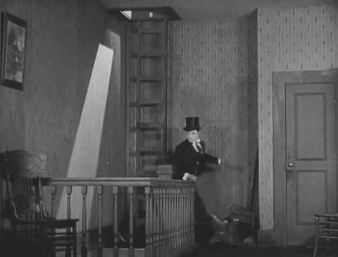 Sherlock Jr (1924).mp4.7.gif