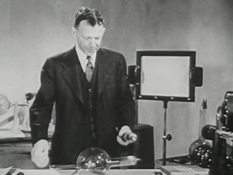 Taking the 'X' out of X-Rays (1940).mp4.7.gif