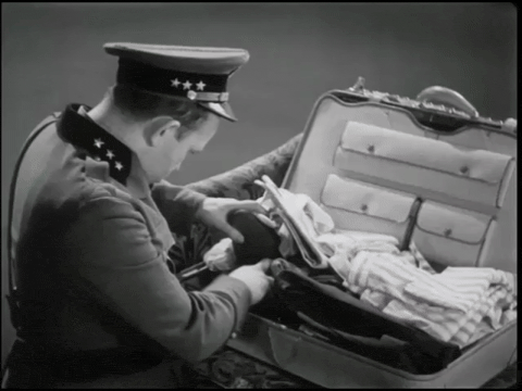 The Death Kiss (1933).mp4.5.gif