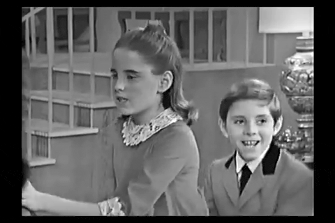 The Judy Garland Show - S01E02 - Christmas Episode (1963).mp4.1.gif