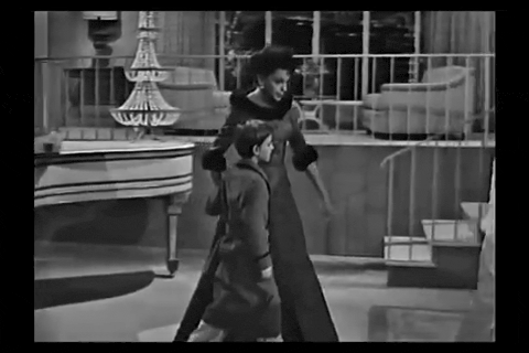 The Judy Garland Show - S01E02 - Christmas Episode (1963).mp4.9.gif