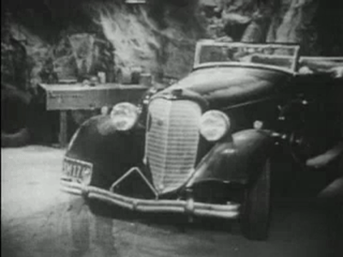 The Phantom Creeps - Chapter 1 (1939).mp4.9.gif