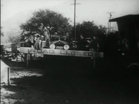 The Phantom Creeps - Chapter 11 (1939).mp4.9.gif