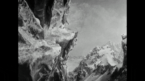 Trailer for The Gold Rush (1925).mp4.4.gif